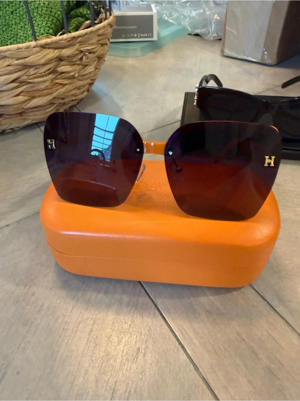 4 pairs of Trendy Fashion Sunglasses Bundle | Oversized, Aviator & Oval Styles